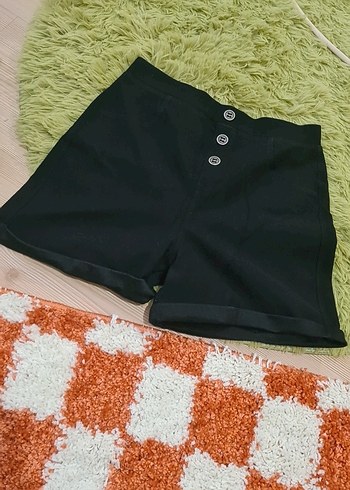 Düğmeli Siyah Yüksek Bel Mini Şort
