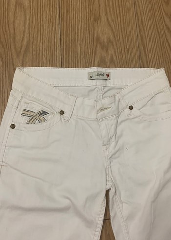 Kadın Beyaz Kot Pantolon - Görsel 2