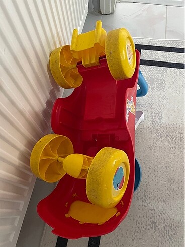  Fisher price ilk adım arabası