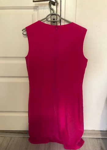 Fuşya Pembe Parlak Midi V Yakalı Kolsuz Kadın Elbise - Görsel 3