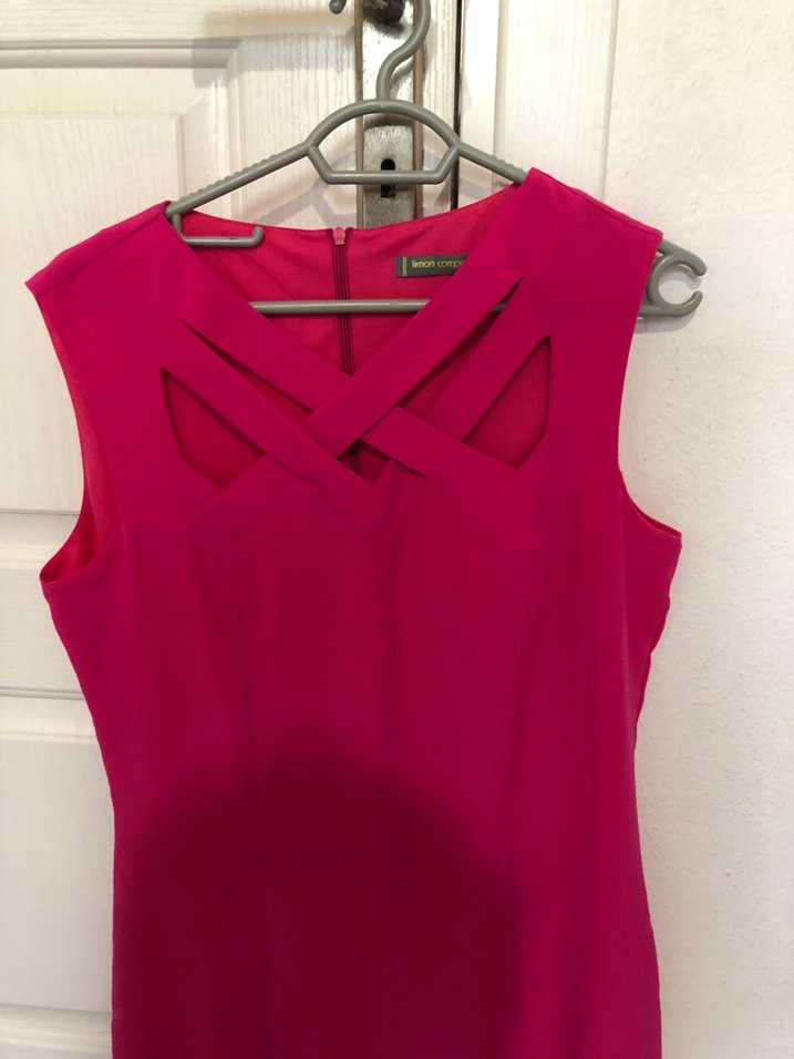 Fuşya Pembe Parlak Midi V Yakalı Kolsuz Kadın Elbise - Görsel 2