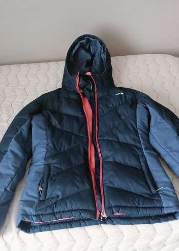 Decathlon marka orjinal urunKapüşonlu Lacivert Kadın Kış Montu