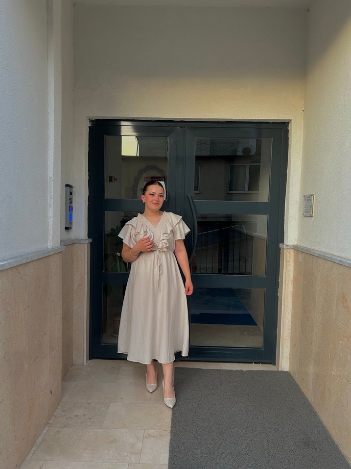 Bej Keten Uzun Fırfırlı Elbise - Görsel 2