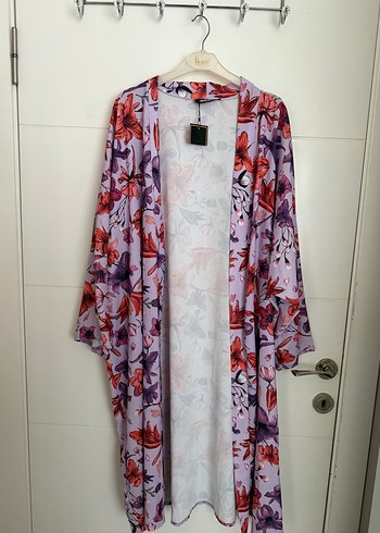 Mor Çiçekli Uzun Bohem Kimono