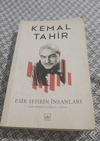 Beden Renk Kemal Tahir - Esir Şehrin İnsanları