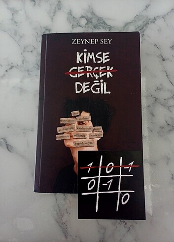 Kimse Gerçek Değil Zeynep Sey