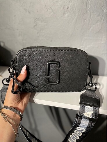  Beden siyah Renk Marc Jacobs Çanta