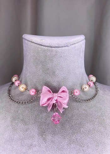 Tasarımcı Pembe Fiyonk Detaylı coquette Kolye