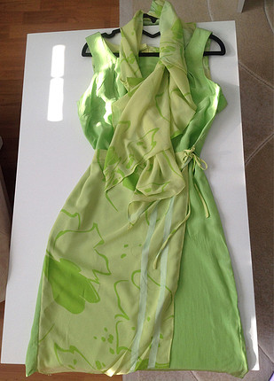 38 Beden Şifon yeşil tasarım elbise