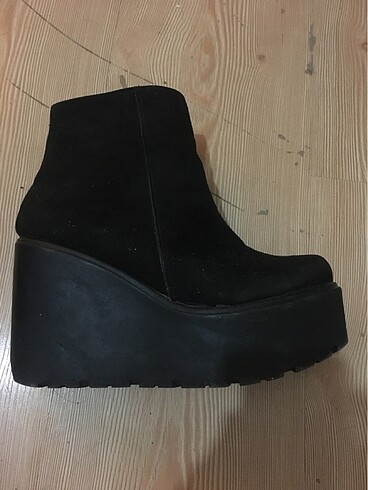 Nine West Kullanılmış Süet dolgu topuk