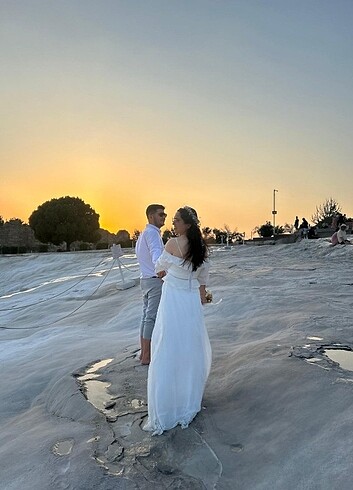 Beyaz nikah elbisesi temiz