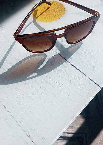 Şeffaf Kahverengi Retro Kadın Güneş Gözlüğü - Görsel 2