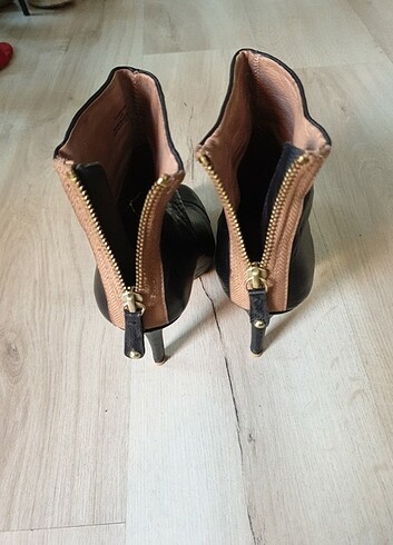Deri  gercek . Az kulanilmis Zara ince topuklu ayakkabi - Görsel 5