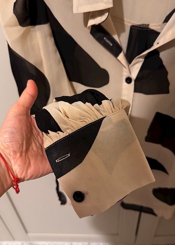 Zebra Desenli V Yaka Düğmeli Kadın Gömlek - Görsel 5