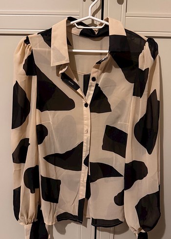 Zebra Desenli V Yaka Düğmeli Kadın Gömlek - Görsel 4