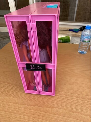 Beden Barbie bebek portatif gardrobu evi