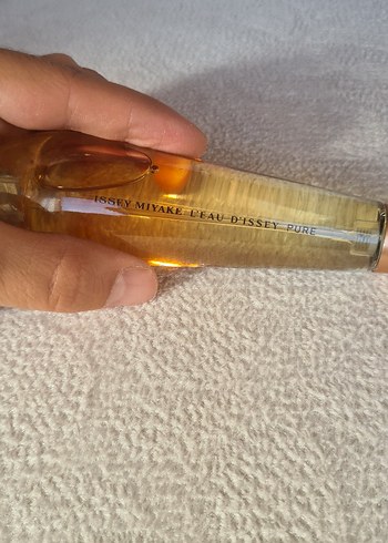 Issey Miyake Issey Miyake L'Eau d'Issey Pure 50 ml Orjinal iade garantilidir.