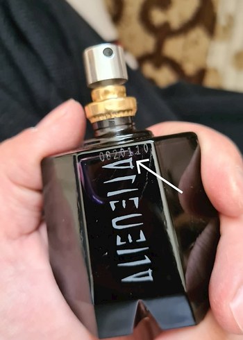 Thierry Mugler Alien 30ml Orjinal iade garantili. Boyunluk ve kapak yoktur.
