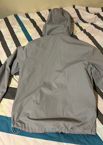 Gri Kapüşonlu Erkek-kadın Yağmurluk - Görsel 2