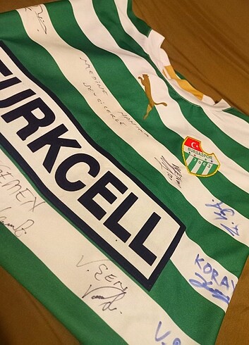 BURSASPOR sıfır efsane PUMA orjinaldir. Hiç kullanılmıştır, ısla