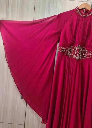 Tesettür giyim taşlı yarasa kollu bordo elbise - Görsel 5