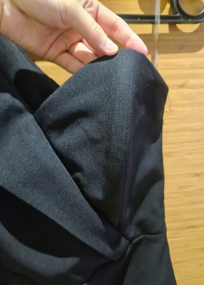 Yandan fermuarlı siyah elbise - Görsel 4