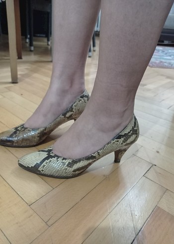 Kahverengi Yılan Desenli Stiletto Topuklu Ayakkabı