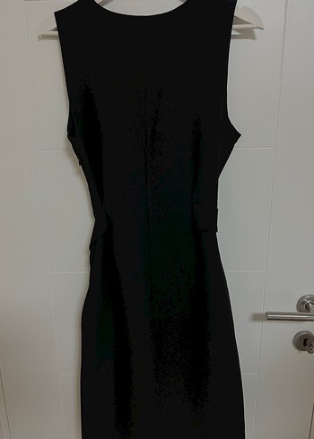 Siyah Kemerli V Yaka Midi Elbise - Görsel 4