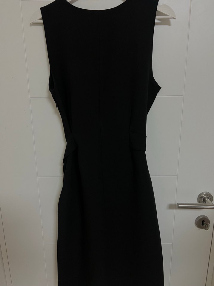 Siyah Kemerli V Yaka Midi Elbise - Görsel 4