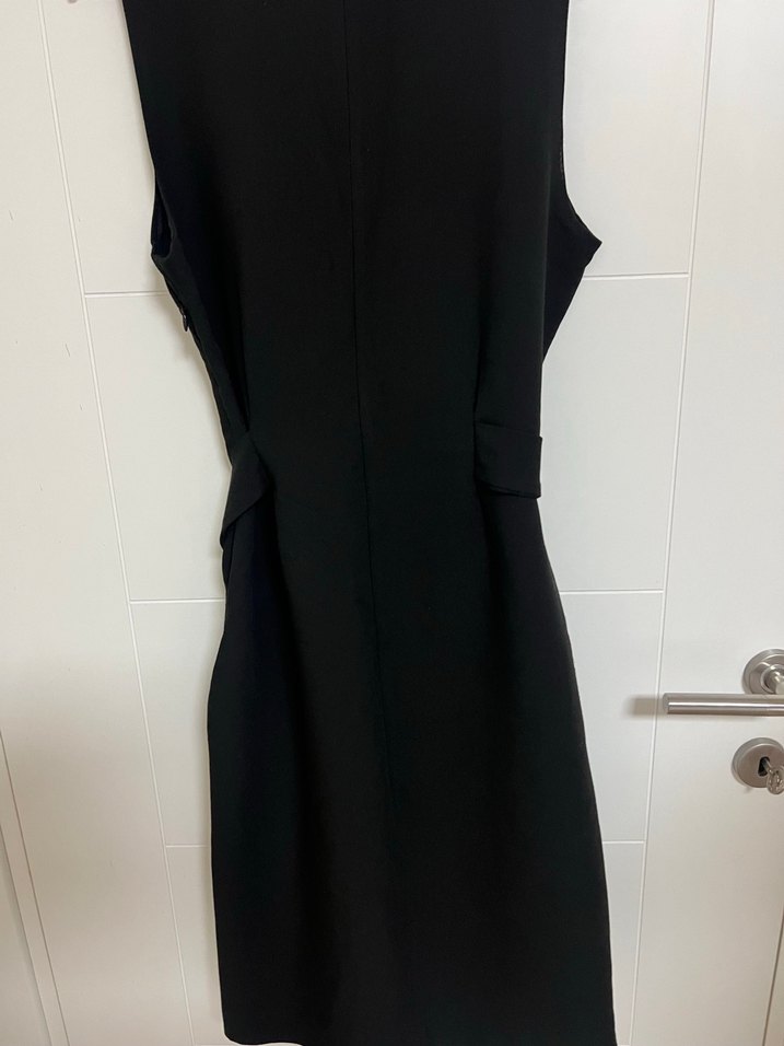 Siyah Kemerli V Yaka Midi Elbise - Görsel 3