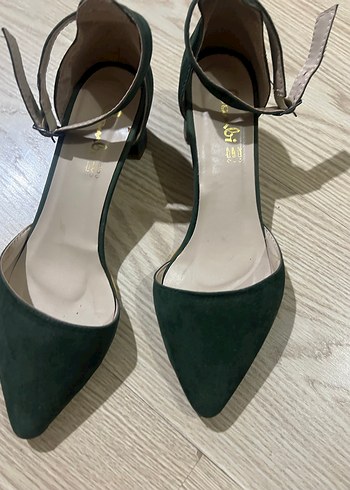 Yeşil Süet Stiletto Tokalı Kadın Topuklu - Görsel 3