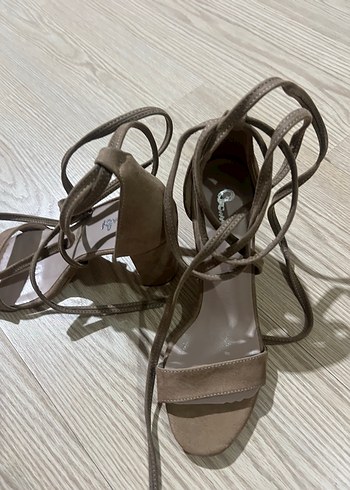 Bej Süet Topuklu Kadın Ayakkabı - Görsel 3