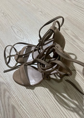 Bej Süet Topuklu Kadın Ayakkabı - Görsel 4