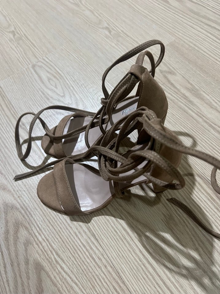 Bej Süet Topuklu Kadın Ayakkabı - Görsel 4