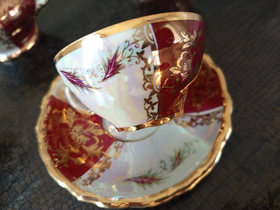 Bordo ve Altın Detaylı Antika Porselen Çay Seti - Görsel 2