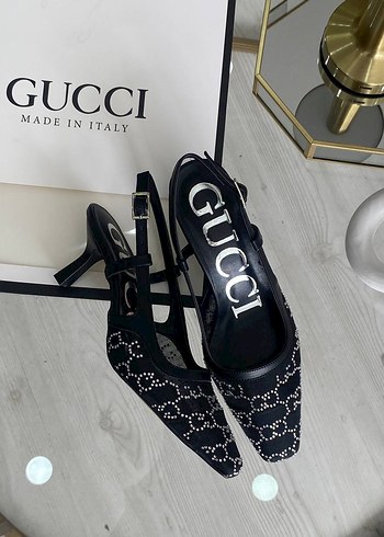 Gucci taşlı transparan Stiletto