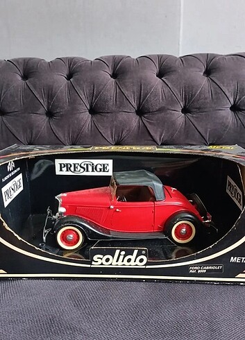  Solido Premium 1:18 Araba Kutusunda