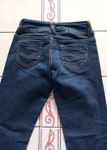 Düğmeli Koyu Mavi Dar Kesim Kadın Kot Pantolon - Görsel 3