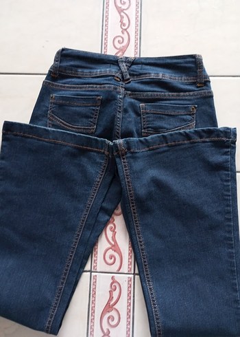 Düğmeli Koyu Mavi Dar Kesim Kadın Kot Pantolon - Görsel 4