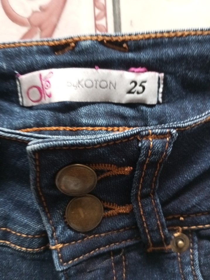 Düğmeli Koyu Mavi Dar Kesim Kadın Kot Pantolon - Görsel 5