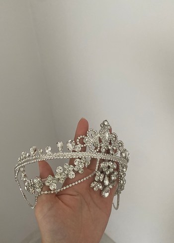 Drapeli Beyaz Tesettür Gelin Tacı - Görsel 3