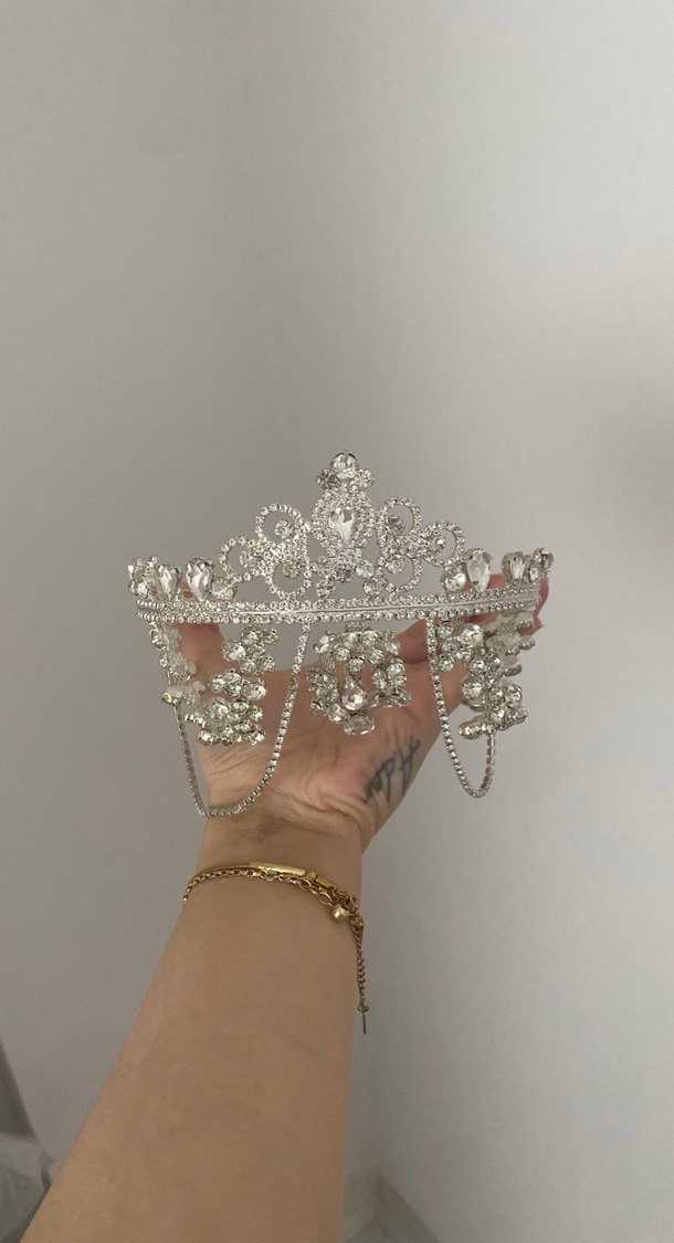 Drapeli Beyaz Tesettür Gelin Tacı - Görsel 2