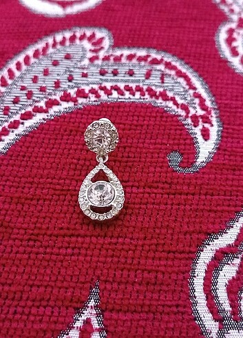 Taşlı Tekli Küpe