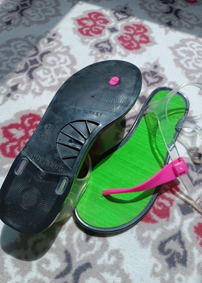 Novelido Parmak Arası Terlik - Görsel 2