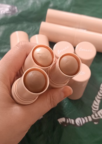 Koyu Renk Kapatıcı Stick - Görsel 4