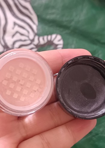 Catrice Bright & Blur Sabitleyici Pudra 020 Soft Pink - Görsel 5