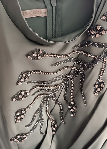 Yeşil İşlemeli Uzun Kollu Abiye Elbise - Görsel 12