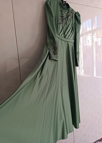 Yeşil İşlemeli Uzun Kollu Abiye Elbise - Görsel 4