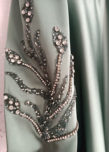 Yeşil İşlemeli Uzun Kollu Abiye Elbise - Görsel 7