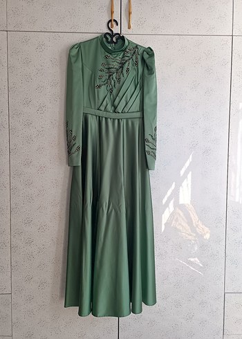 Yeşil İşlemeli Uzun Kollu Abiye Elbise - Görsel 2